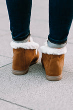 Load image into Gallery viewer, Casual Plush Fur Suede Ankle Boots